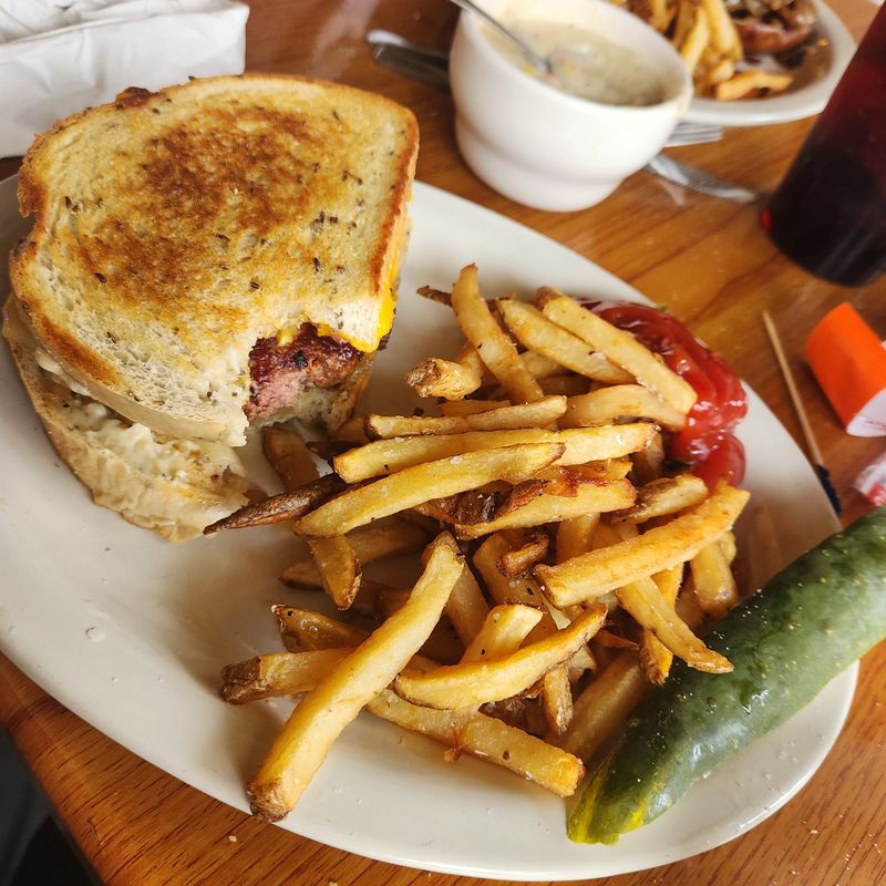 Hartley's Restaurant – Medina, OH