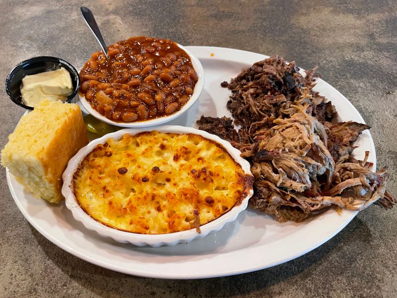 Old Canal Smoke House – 94 E Water St, Chillicothe, OH 45601