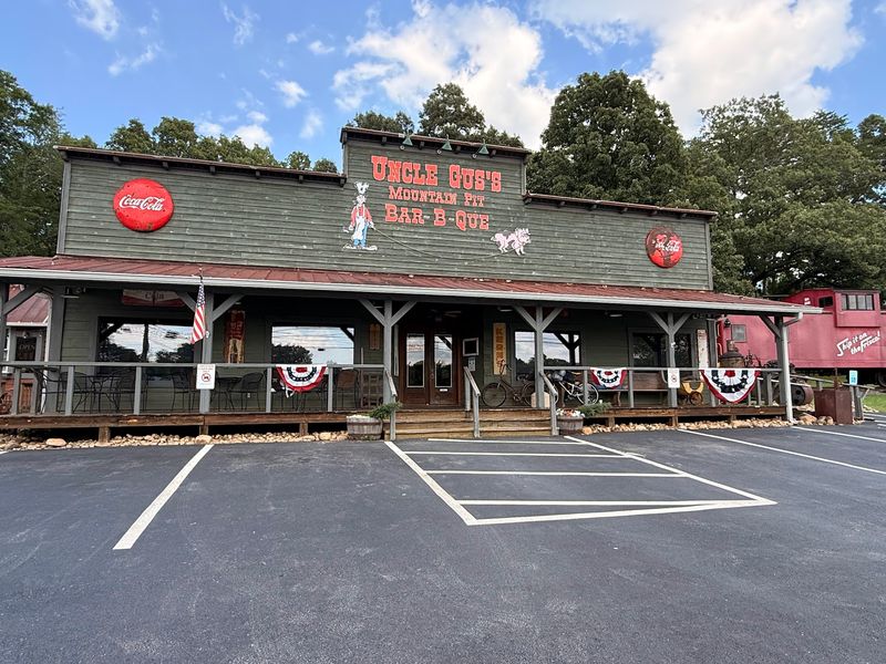 Uncle Gus's Mountain Pit Bar B Que