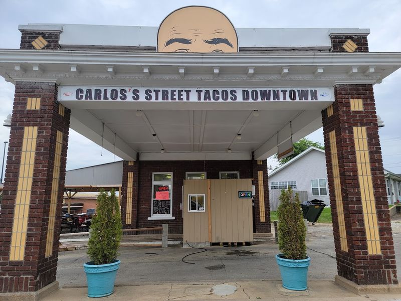 Vintage Fuel Stop Turned Taco Destination