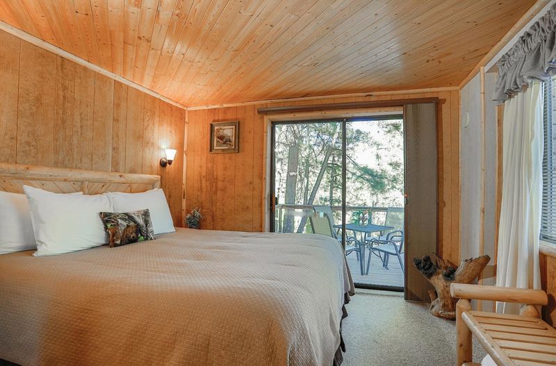 Unique Cabin-Style Accommodations Unique Cabin-Style Accommodations