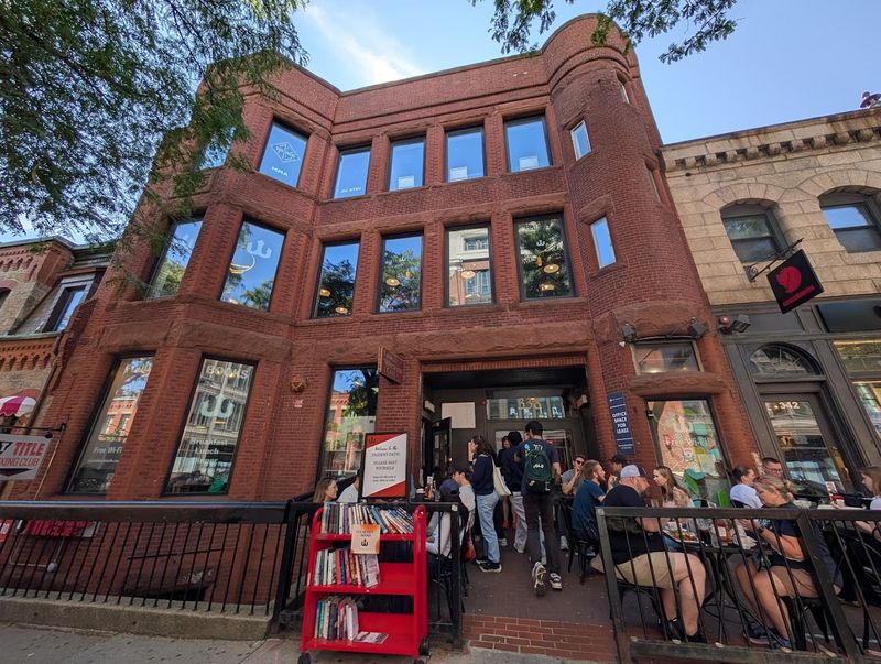 Trident Booksellers & Cafe