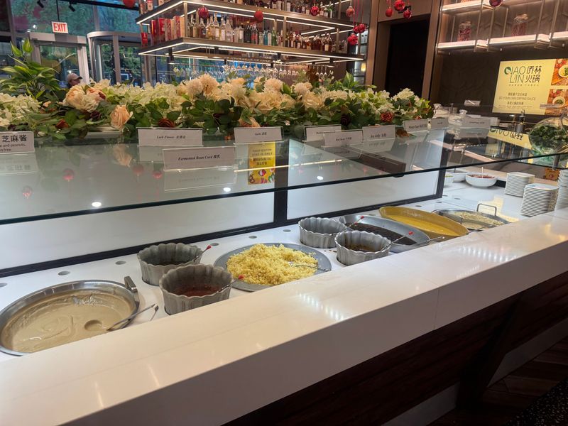 Tips For First-Timers And Sauce Bar Strategy