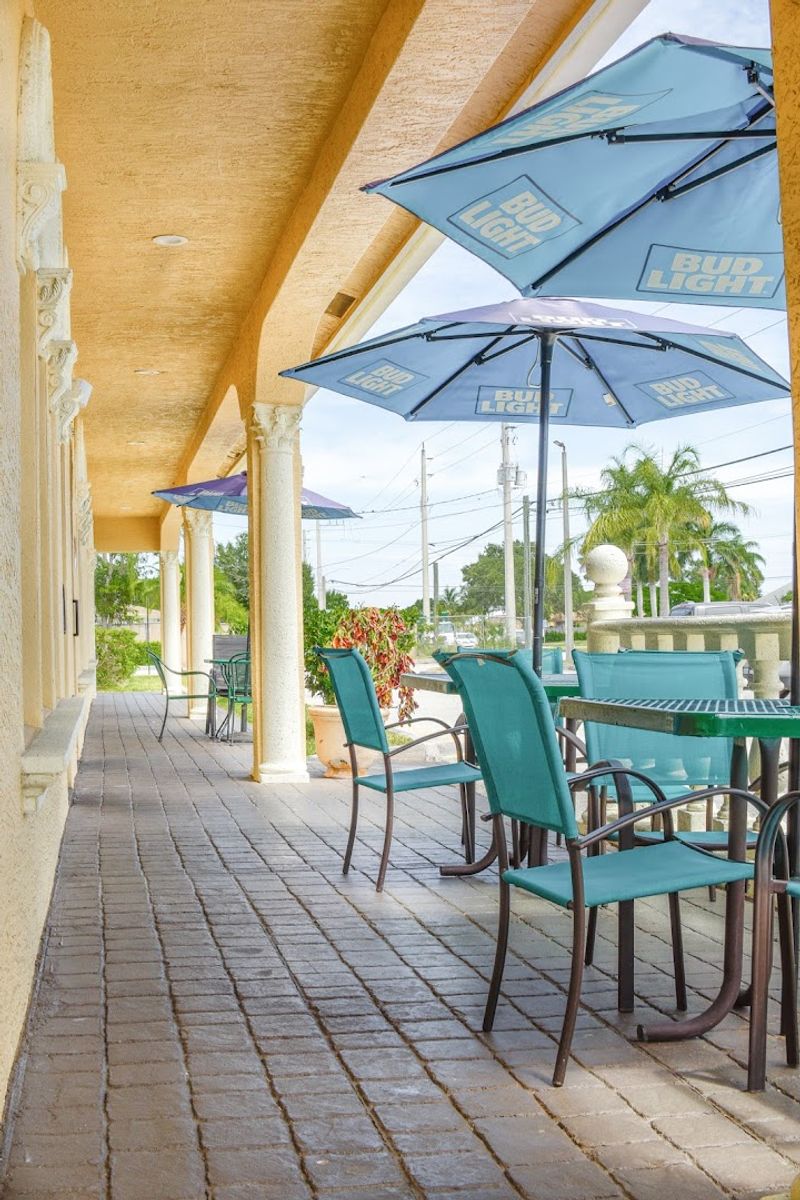 Unique Features That Set This Spot Apart From Other Florida Restaurants