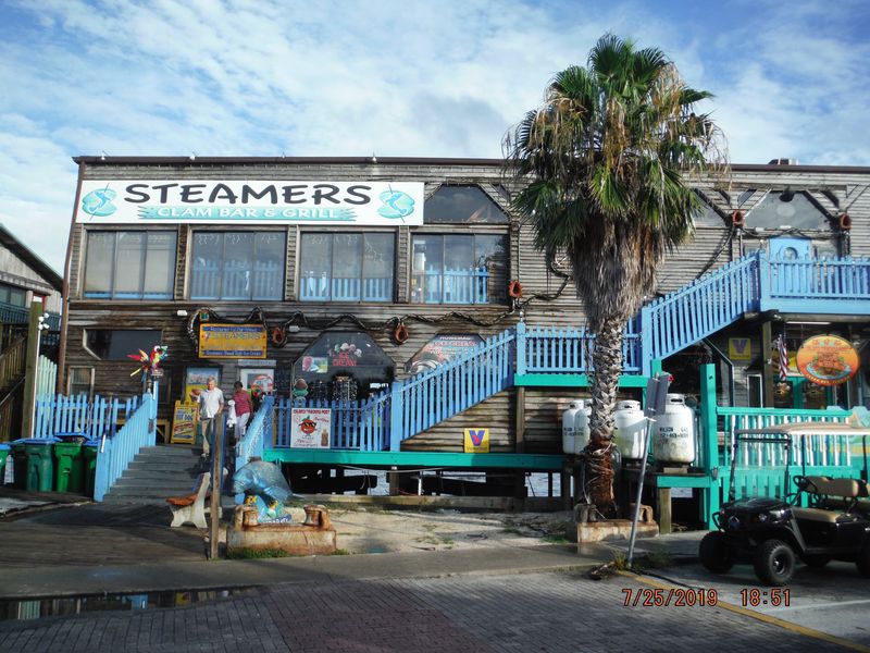 Steamers Clam Bar & Grill — Cedar Key, Florida