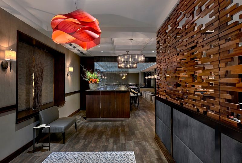 Uptown Grill, La Salle