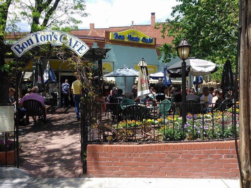 Bon Ton's Café