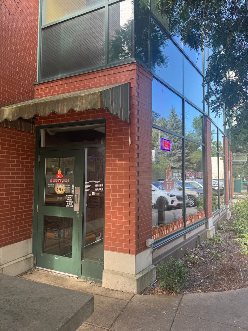 Gladys' Grille – Grand Rapids