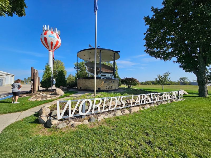 Use It As A Quick Lesson In Traverse City’s Cherry Identity Use It As A Quick Lesson In Traverse City’s Cherry Identity