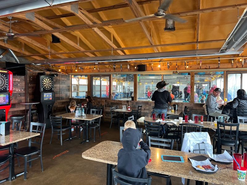 Use The Indoor-Outdoor Setup To Make Brunch Feel Like An Outing