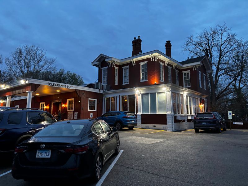 Chesapeake Seafood House – Springfield