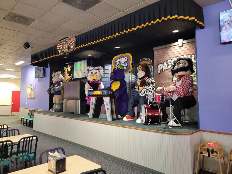 ShowBiz Pizza Place