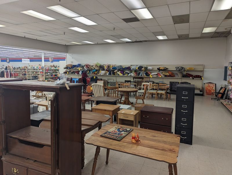 VOA Thrift Store - Indianola, Columbus