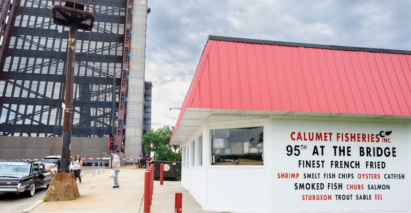 Calumet Fisheries: Smokehouse at the Bridge