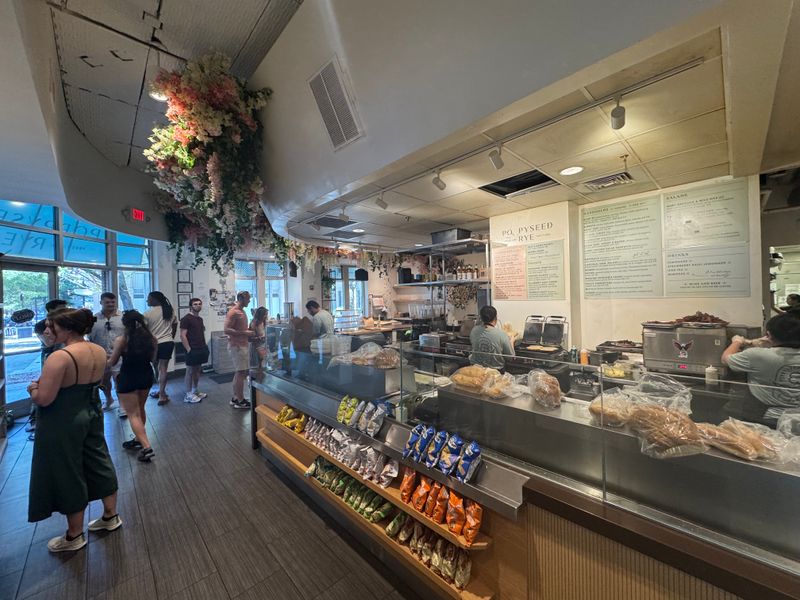 Speedy Service Without The Rush