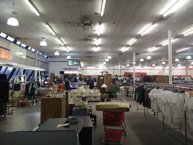 The Salvation Army Family Store & Donation Center, Rochester Hills