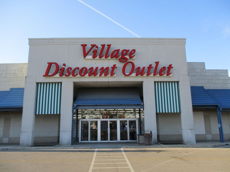 Village Discount Outlet, Dayton, OH
