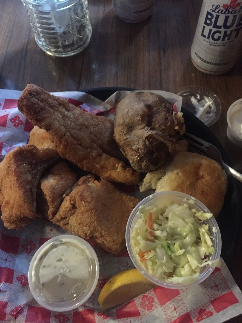 Carla's Cozy Inn – Nestoria/Michigamme