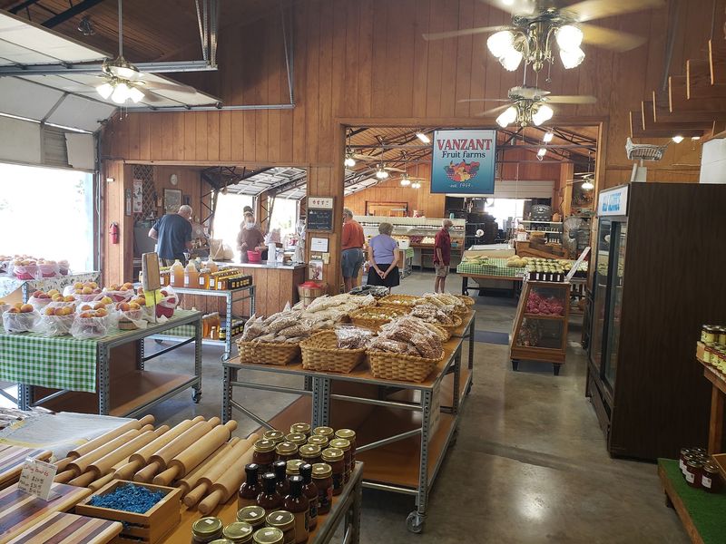 Vanzant Fruit Farms, Lowell Vanzant Fruit Farms, Lowell