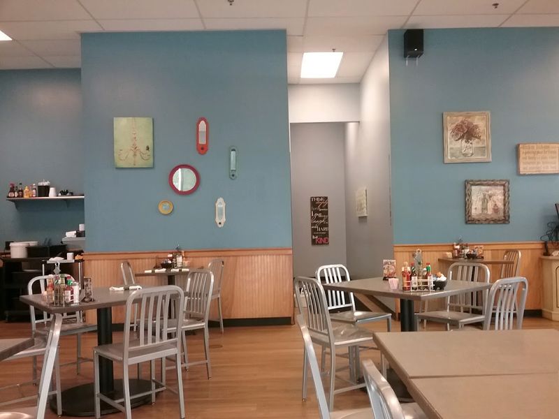 Why Biscuits Cafe Is A Federal Way Breakfast Staple