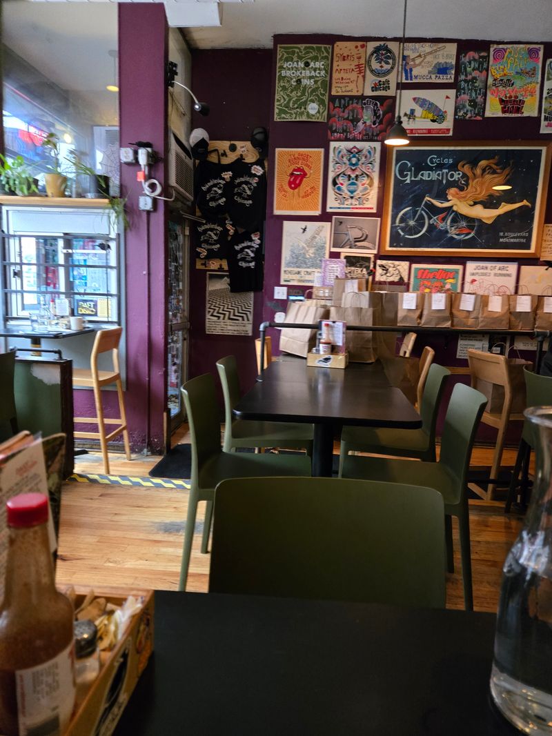 Handlebar – Chicago, 2311 W North Ave, Chicago, IL 60647