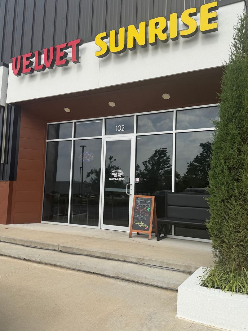 Velvet Sunrise Breakfast & Lunch