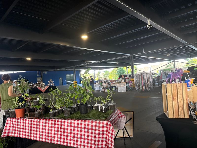 Vendor Displays Add Character To Every Corner