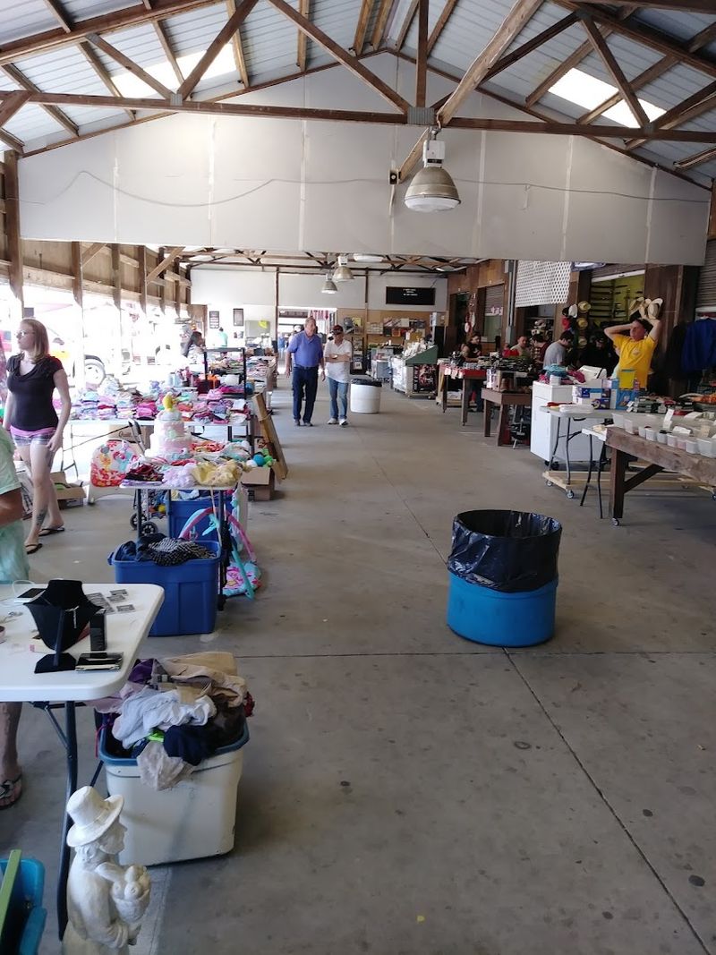 Covered Stalls Mean Rain Is Never A Deal-Breaker