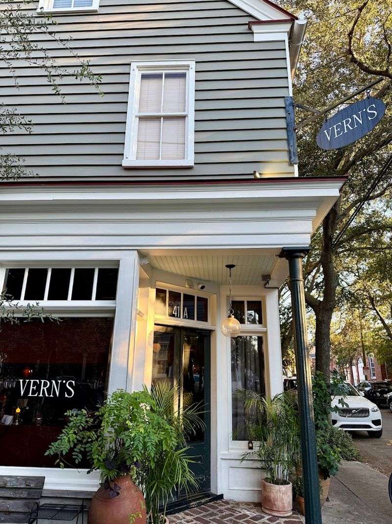 Vern's, Charleston