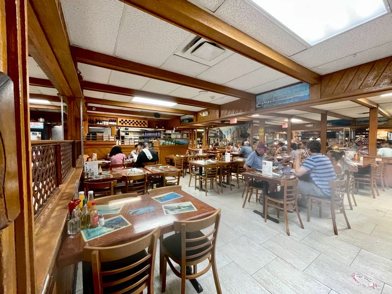 Puerto Sagua — 700 Collins Ave, Miami Beach