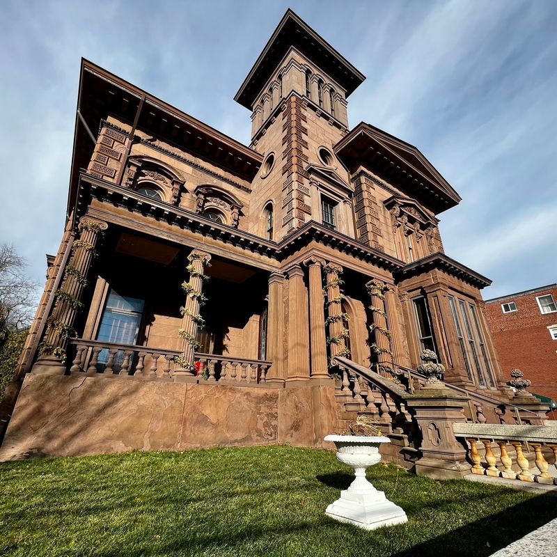 Victoria Mansion, Portland