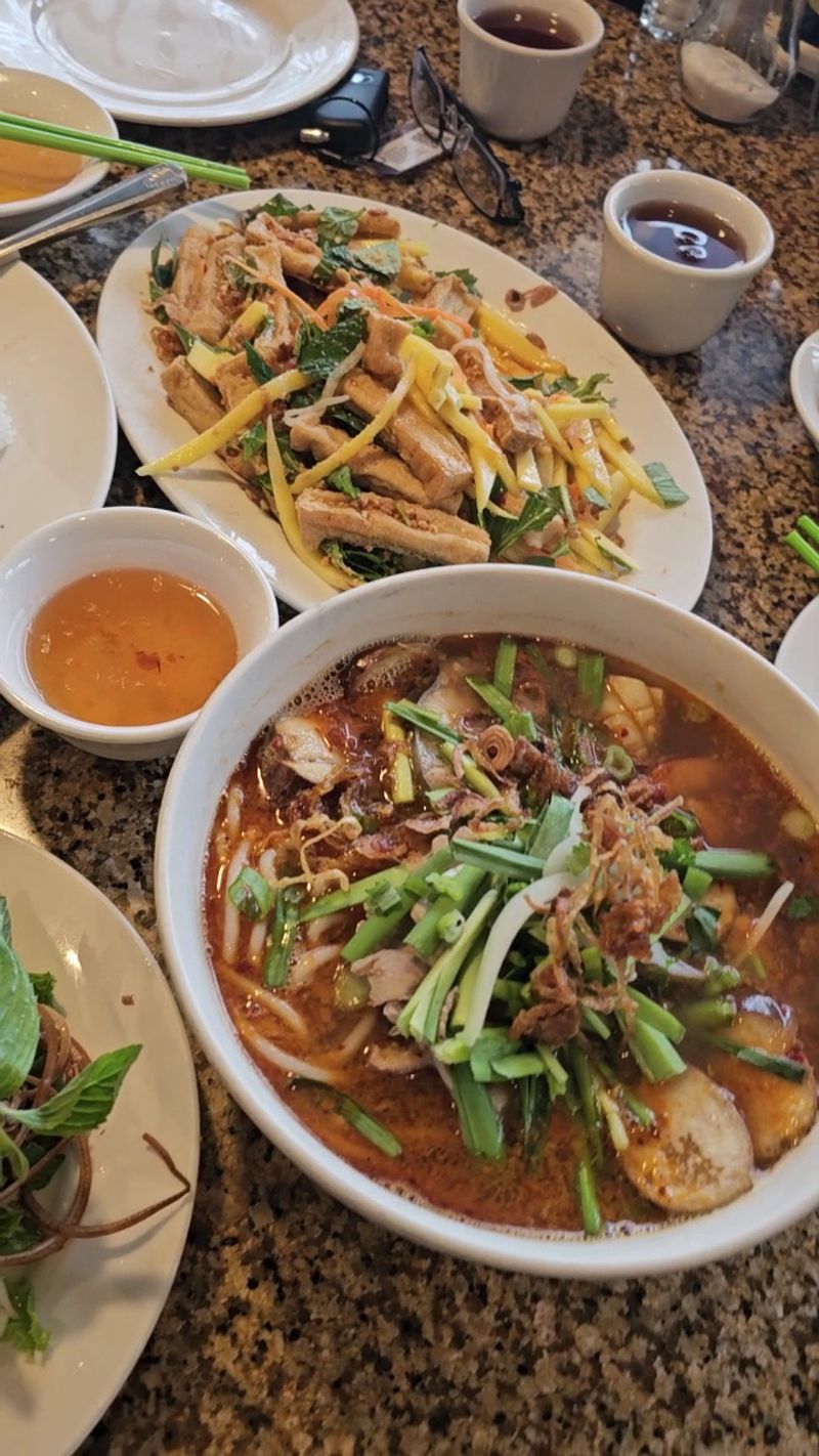 Vietnamese And Chinese Kitchens That Won't Empty Your Wallet