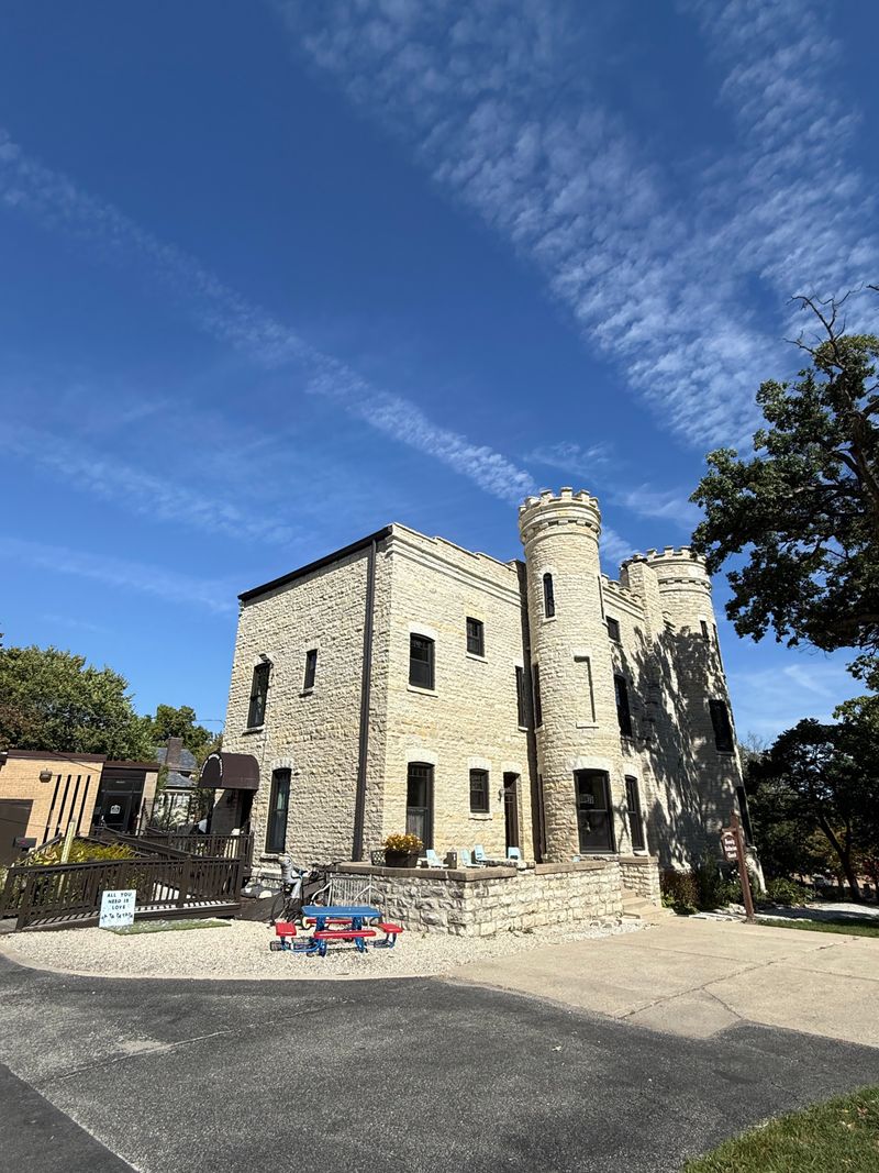 The Givins Castle – Chicago