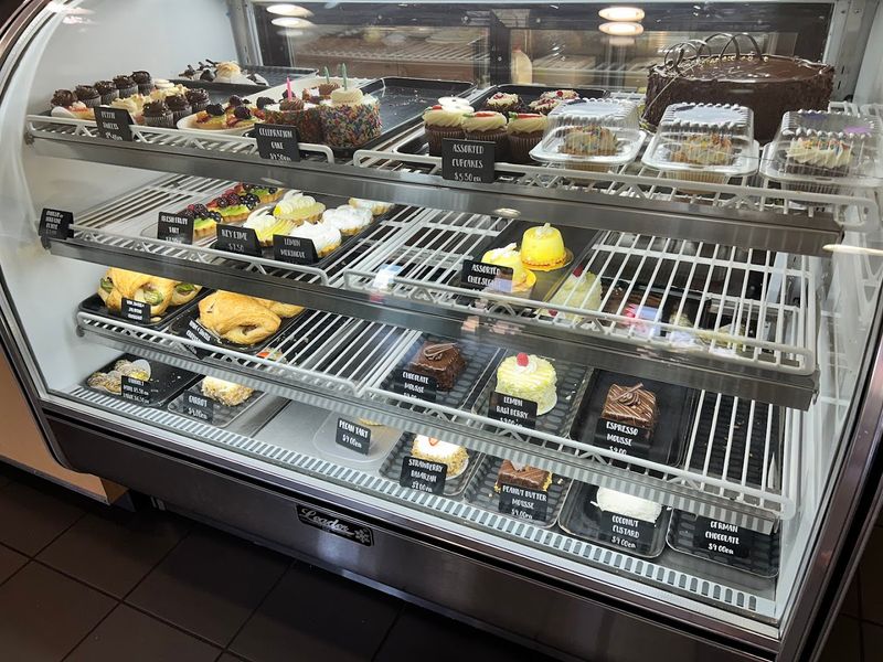 Honeymoon Sweets European Bakery, Tempe