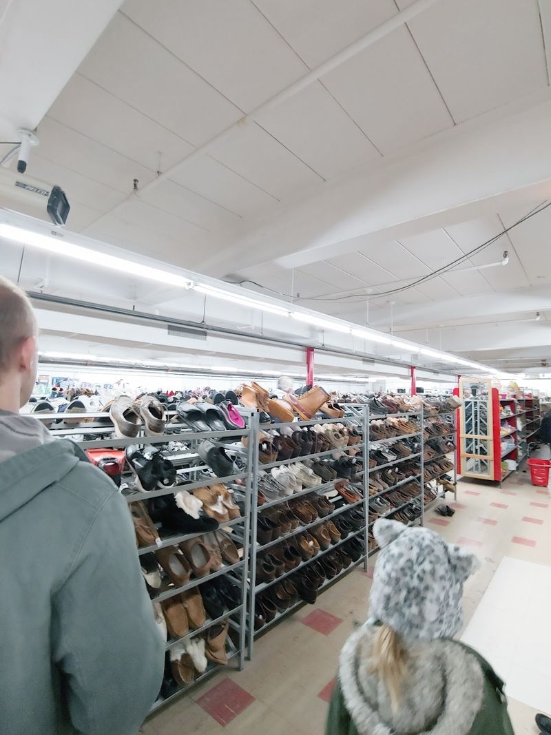 Village Discount Outlet