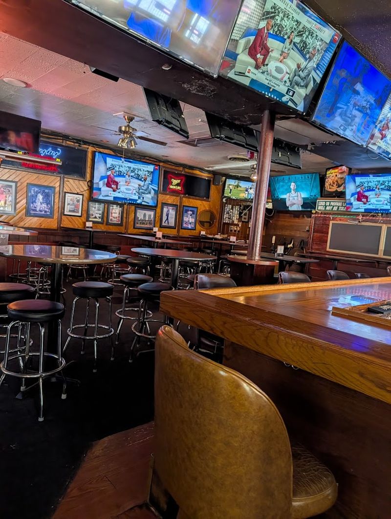 Village Inn Pizzeria Sports Bar and Grill - Skokie Village Inn Pizzeria Sports Bar and Grill - Skokie