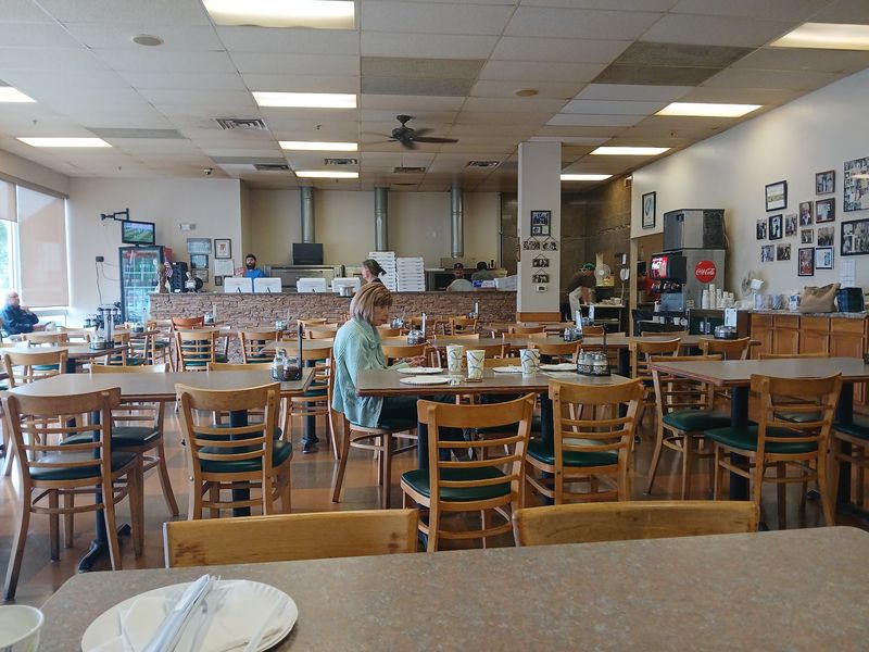 Vince's Pizzeria Vince's Pizzeria