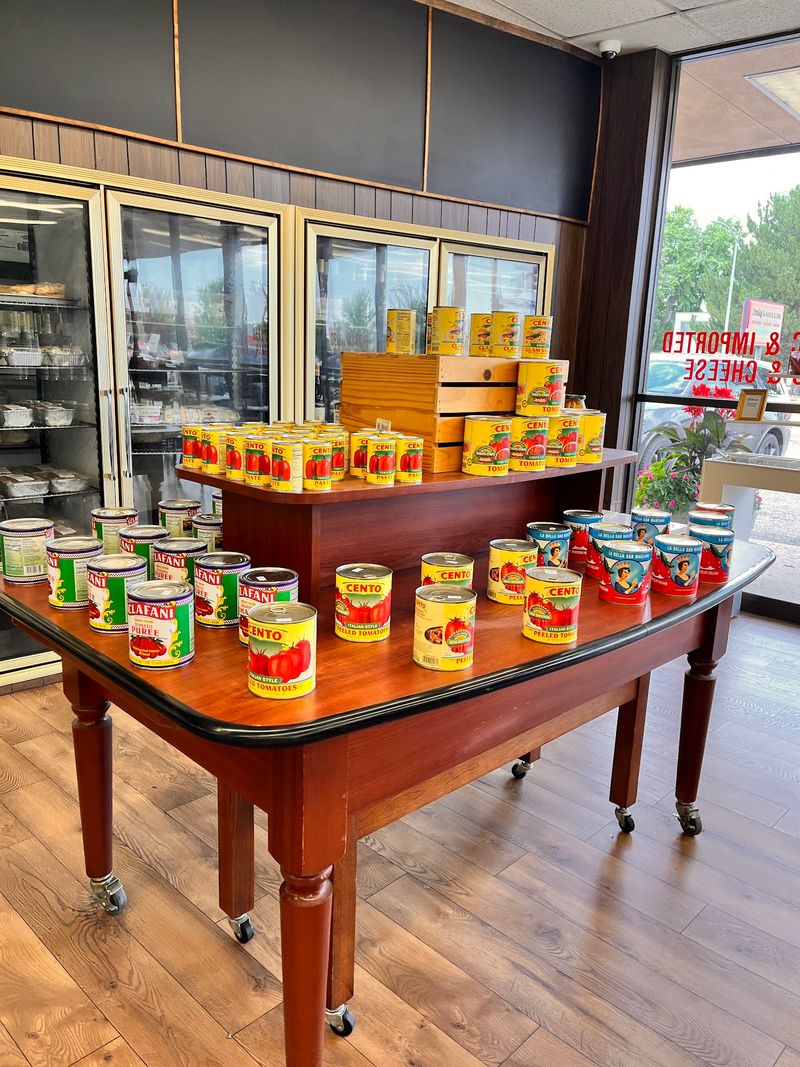 Vinnola's Italian Market