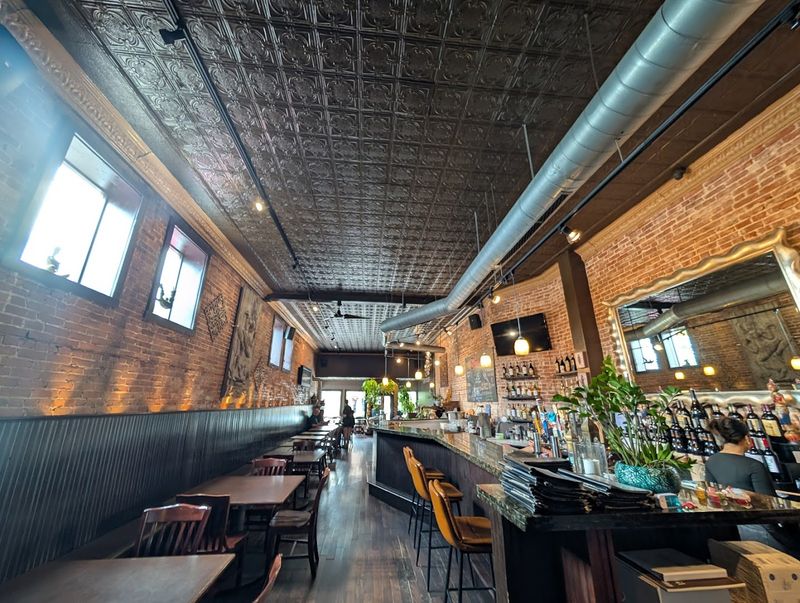 Sisters Thai Cafe - Rockford, IL