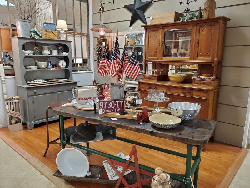 Vintage 61 Storehouse