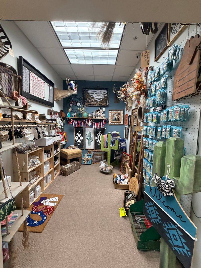 Vintage Autumn Finds Fill The Aisles