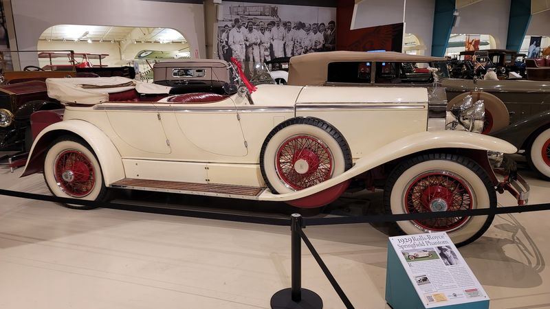 Vintage Cars In Pristine Condition Vintage Cars In Pristine Condition