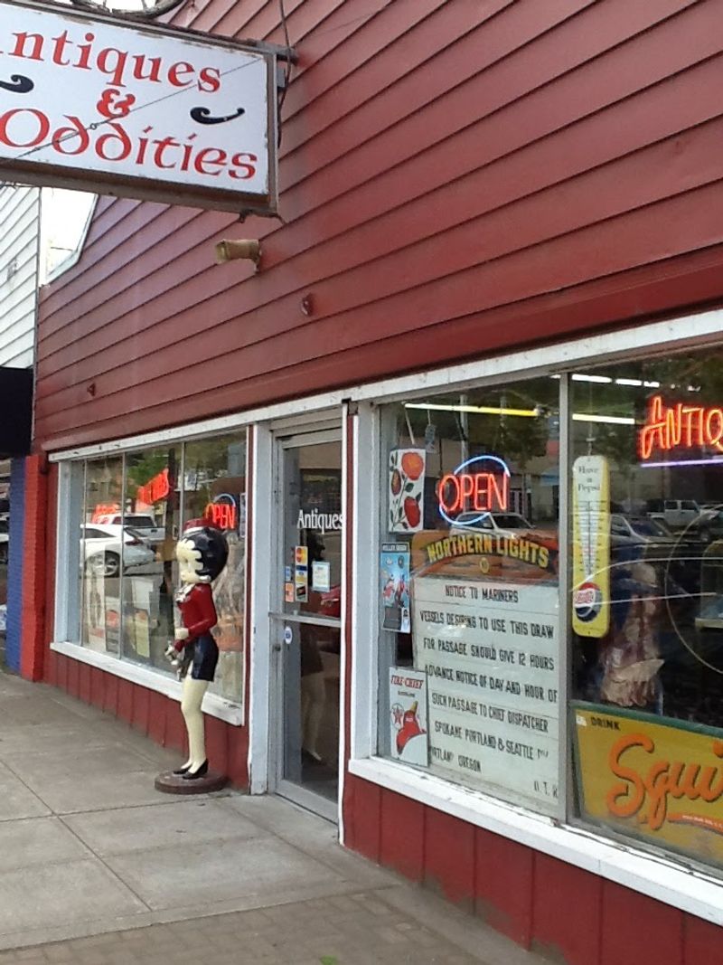 Vintage Clothing And Consignment Finds