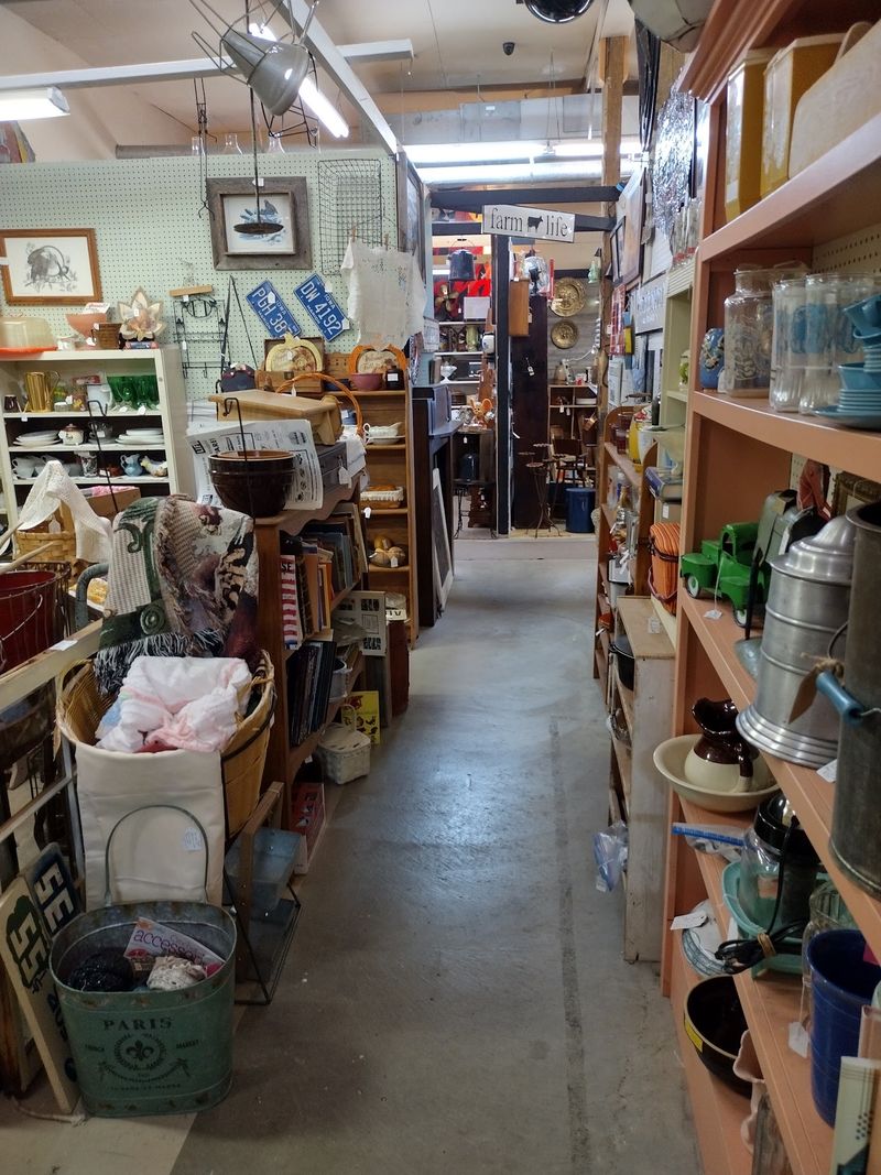 Vintage Displays Fill The Former Sale Barn