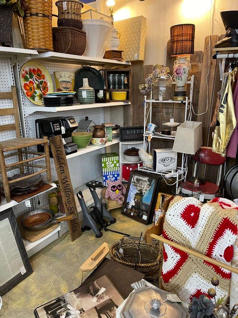 Vintage Displays Worth A Closer Look
