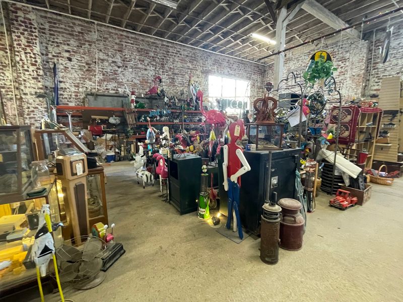 Vintage Furniture, Art, And Collectible Curiosities Vintage Furniture, Art, And Collectible Curiosities