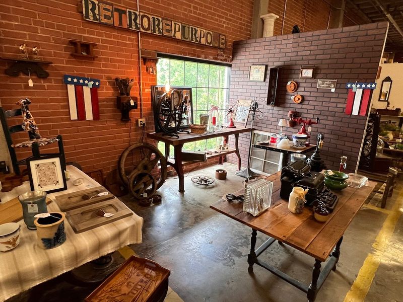 Vintage Signage And Advertising Collectibles