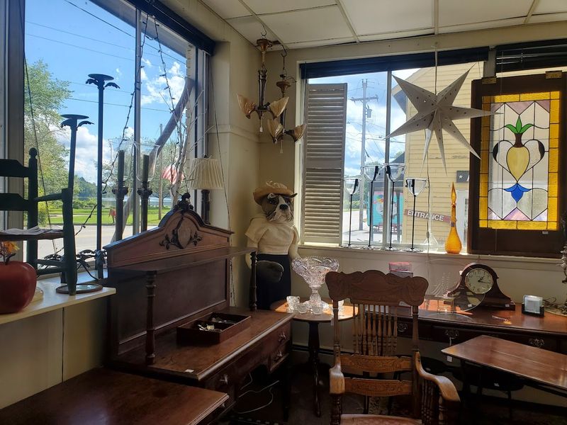 Furniture Hunting In Hallowell