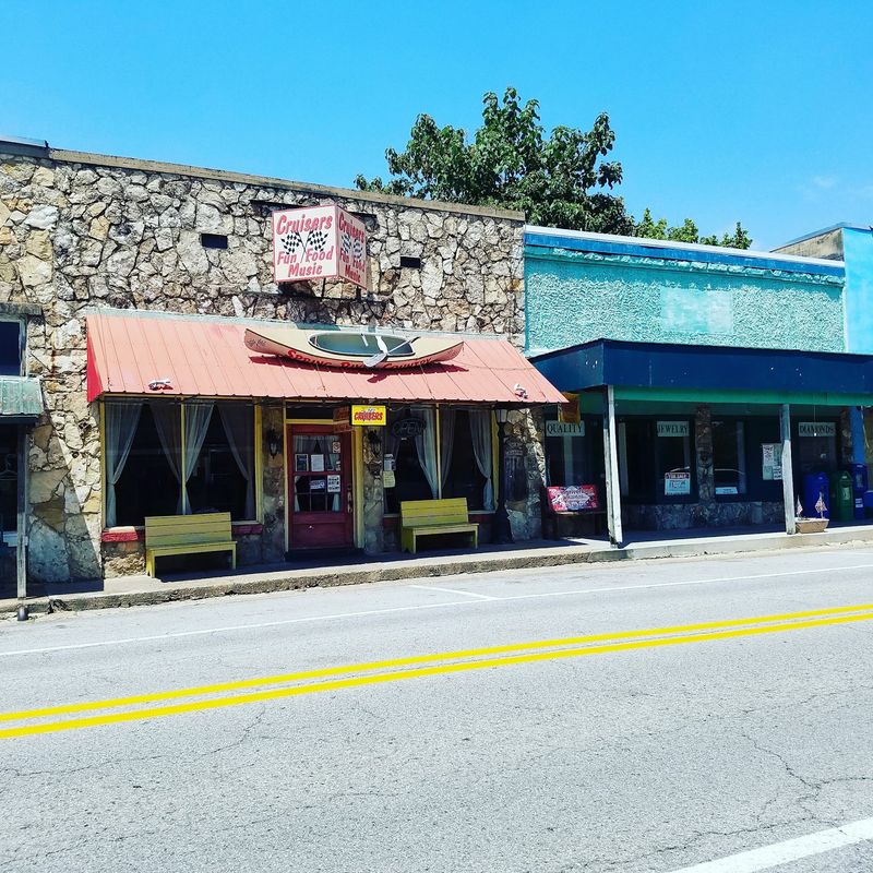 Vintage Signs That Make Every Block More Fun