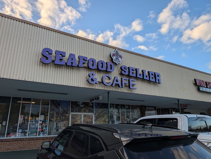 Seafood Seller & Cafe — Crystal River, Florida